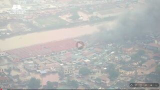 LE PRESIDENT DU GHANA SUR LE TERRAIN POUR VOIR L'ÉTENDUE DES DÉGATS DES INONDATIONS À ACCRA
